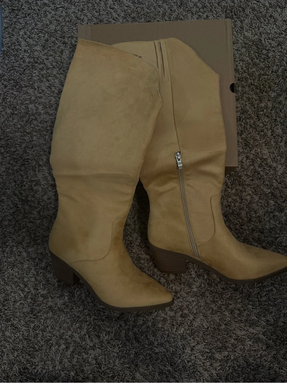 Coutgo tan suede